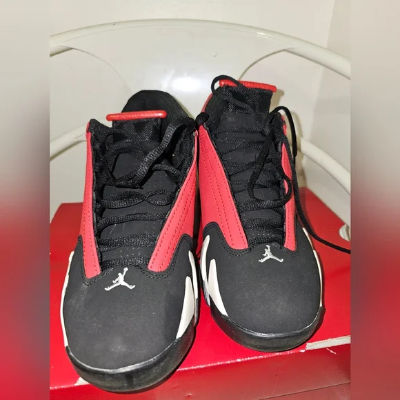 Sneakers - Picture 4 of 8